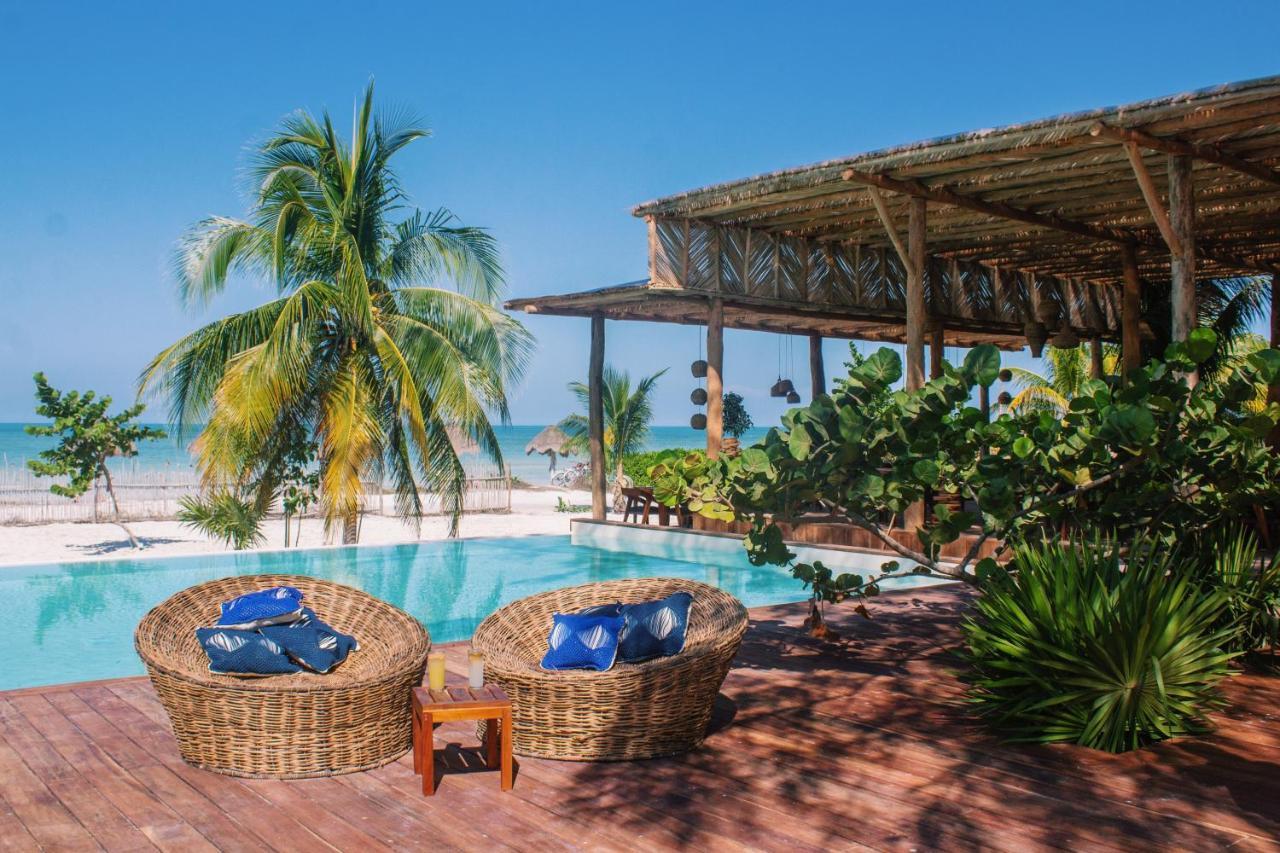 My Blue Hotel Holbox Zewnętrze zdjęcie The resort's pool