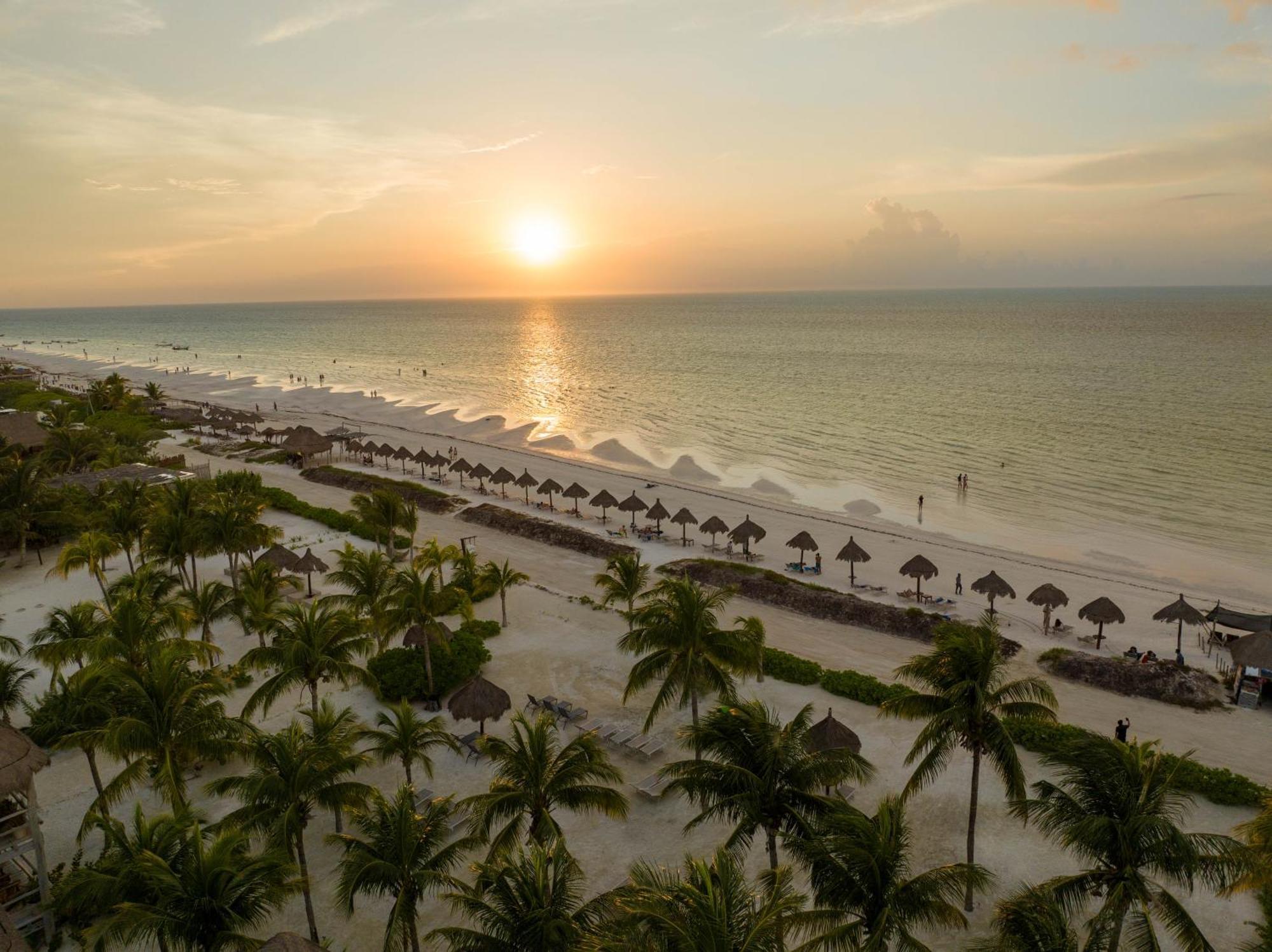 My Blue Hotel Holbox Zewnętrze zdjęcie Sunset at the beach